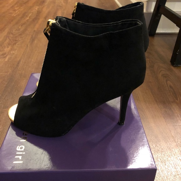 Steve Madden Girl Bootie - Picture 3 of 3